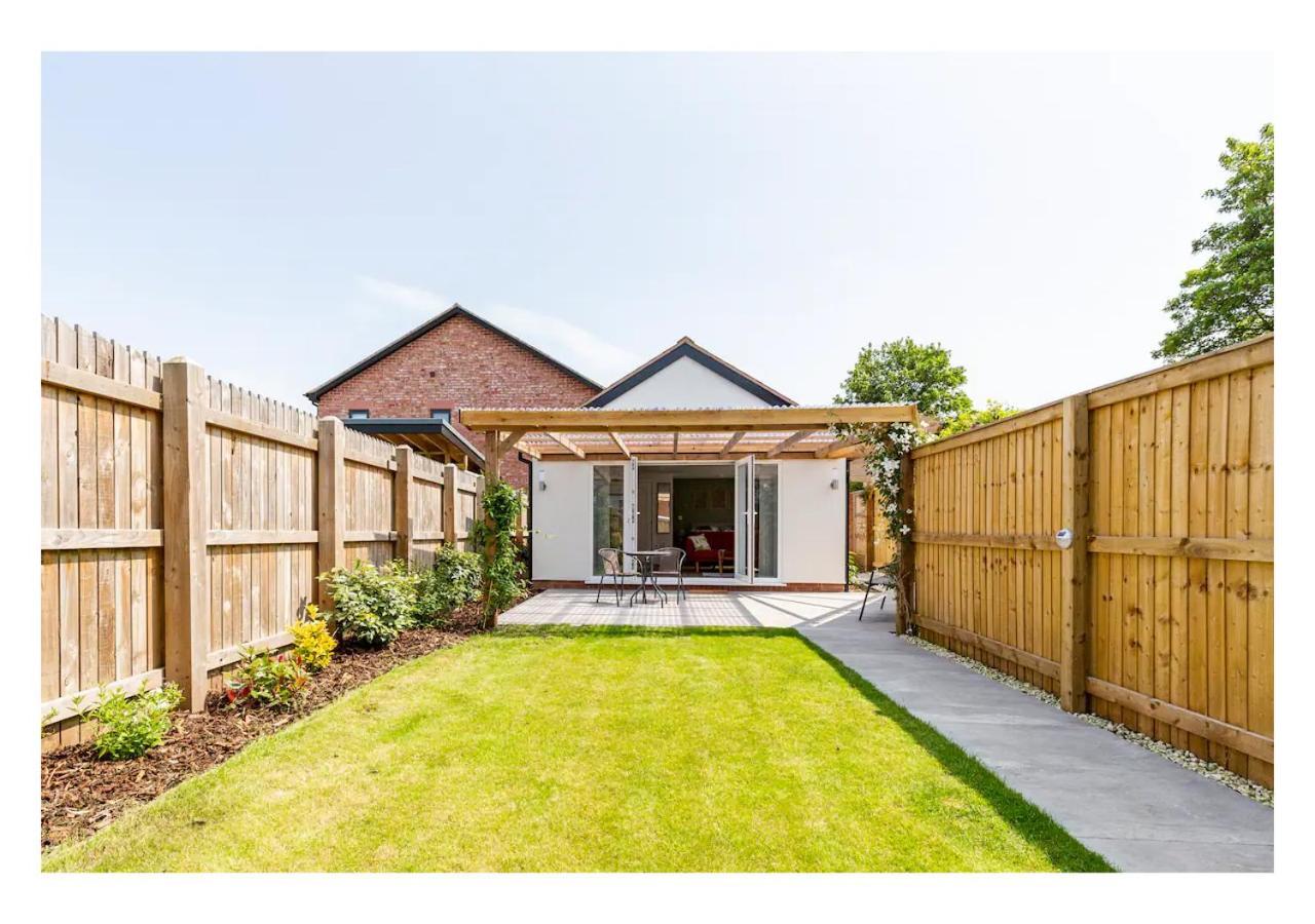 Charming Chester Studio With Private Garden & Free Parking Zewnętrze zdjęcie