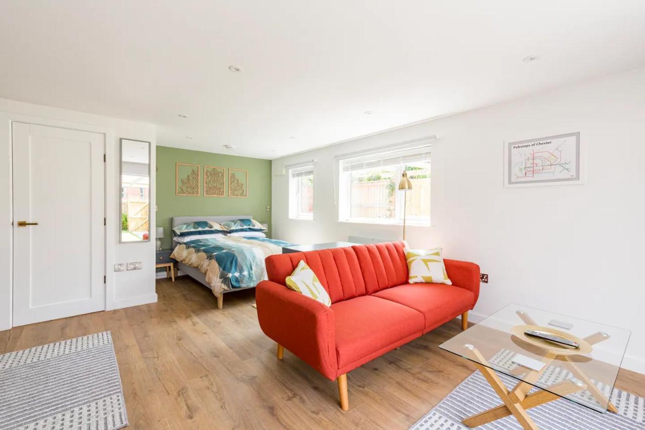 Charming Chester Studio With Private Garden & Free Parking Zewnętrze zdjęcie